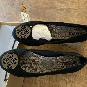 No call shoes. (Flats)
